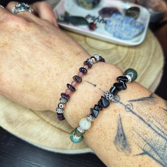 Garnet & Strawberry Quartz Gemstone Bracelet – Grounded Feminine Energy - Picture 5 of 7